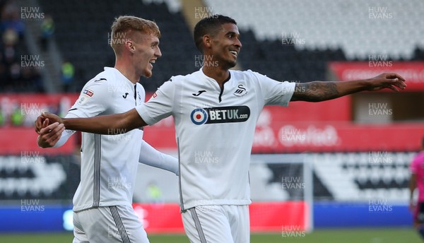 290918 - Swansea City v Queens Park Rangers - SkyBet Championship - Jay Fulton of Swansea City celebrates scoring a goal with Kyle Naughton