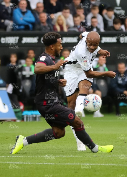 280919 - Swansea City v Reading, SkyBet Championship - Andre Ayew of Swansea City tries a shot at goal