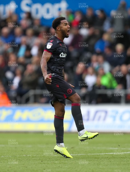 280919 - Swansea City v Reading, SkyBet Championship - Liam Moore of Reading celebrates after Andy Yiadom scores a late equaliser