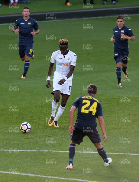 050817 - Swansea City v Sampdoria - Pre Season Friendly - Tammy Abraham of Swansea runs with the ball