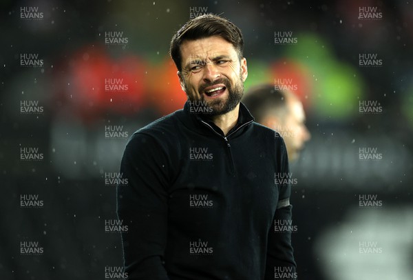 130922 - Swansea City v Sheffield United - SkyBet Championship - A frustrated Swansea City Manager Russell Martin