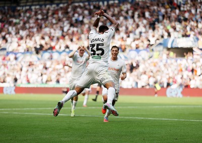 160825 - Swansea City v Sheffield United - SkyBet Championship - Ronald of Swansea City celebrates scoring a goal