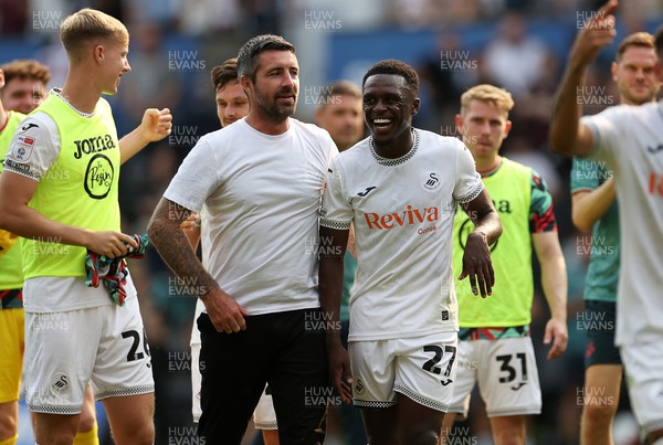 160825 - Swansea City v Sheffield United - SkyBet Championship - Swansea City Manager Alan Sheehan and Zeidane Inoussa