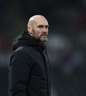 210125  Swansea City v Sheffield United, EFL Sky Bet Championship - Swansea City head coach Luke Williams reacts during the match