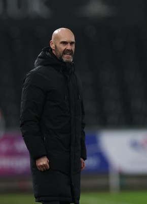 210125  Swansea City v Sheffield United, EFL Sky Bet Championship - Swansea City head coach Luke Williams reacts during the match