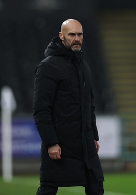 210125  Swansea City v Sheffield United, EFL Sky Bet Championship - Swansea City head coach Luke Williams reacts during the match