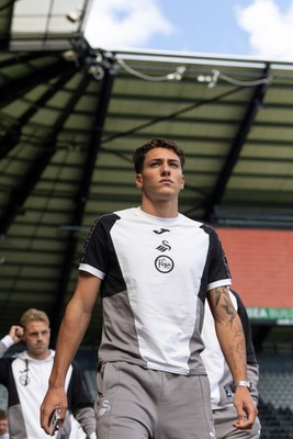 220826 - Swansea City v Sheffield United - Sky Bet Championship - Tiago Parente of Swansea City arrives 