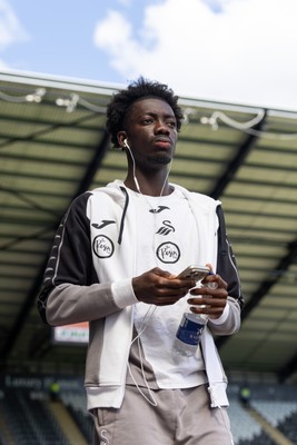 220826 - Swansea City v Sheffield United - Sky Bet Championship - Moussa Yeo of Swansea City arrives 