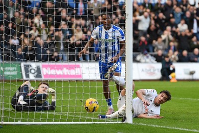 080226 - Swansea City v Sheffield Wednesday - Sky Bet Championship - Goncalo Franco of Swansea City scores the first goal of the game
