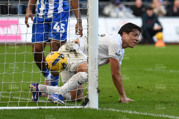 080226 - Swansea City v Sheffield Wednesday - Sky Bet Championship - Goncalo Franco of Swansea City scores the first goal of the game