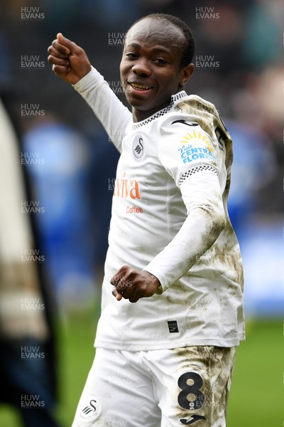 080226 - Swansea City v Sheffield Wednesday - Sky Bet Championship - Malick Yalcouye of Swansea City celebrates the win at full time
