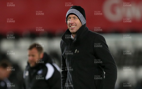 151218 - Swansea City v Sheffield Wednesday - SkyBet Championship - A happy Swansea City Manager Graham Potter waves to fans at full time
