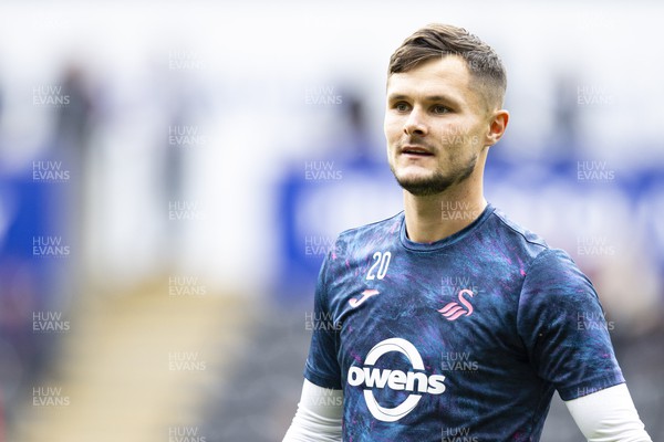 230923 - Swansea City v Sheffield Wednesday - Sky Bet Championship - Liam Cullen of Swansea City during the warm up