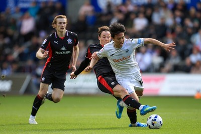 180426 - Swansea City v Southampton - Sky Bet Championship - Eom Ji-Sung of Swansea City