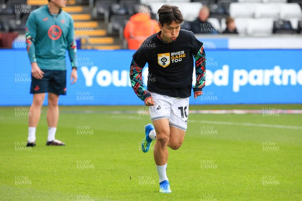 180426 - Swansea City v Southampton - Sky Bet Championship - Eom Ji-Sung of Swansea City warming up before game