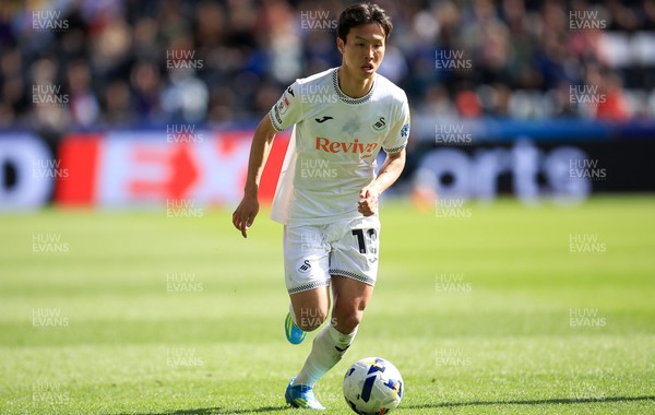 180426 - Swansea City v Southampton - Sky Bet Championship - Eom Ji-Sung of Swansea City