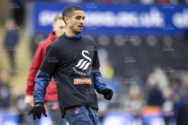 200124 - Swansea City v Southampton - Sky Bet Championship - Kyle Naughton of Swansea City during the warm up