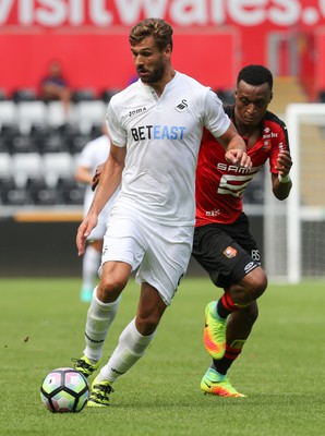 060816 -  Swansea City v Stade Rennais, Pre-season Friendly - Fernando Llorente of Swansea City presses forward