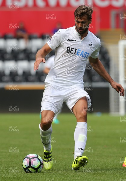 060816 -  Swansea City v Stade Rennais, Pre-season Friendly - Fernando Llorente of Swansea City presses forward