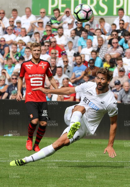 060816 -  Swansea City v Stade Rennais, Pre-season Friendly - Fernando Llorente of Swansea City fires a shot at goal