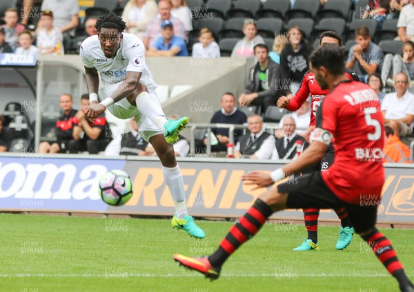 060816 -  Swansea City v Stade Rennais, Pre-season Friendly - Leroy Fer of Swansea City fires a shot ta goal