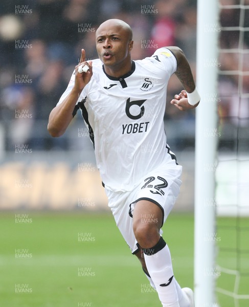051019 - Swansea City v Stoke City, SkyBet Championship - Andre Ayew of Swansea City wheels away to celebrate after scoring goal in opening minute of the match