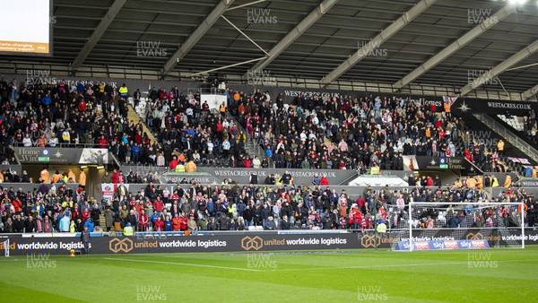041123 - Swansea City v Sunderland - Sky Bet Championship - Sunderland fans ahead of kick off