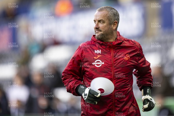 041123 - Swansea City v Sunderland - Sky Bet Championship - Swansea City goalkeeping coach Martyn Margetson during the warm up