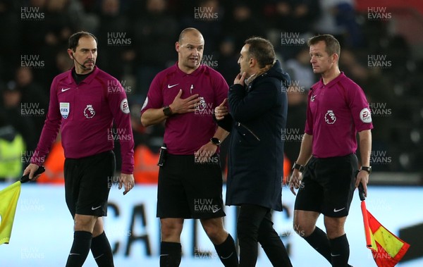 020118 - Swansea City v Tottenham Hotspur - Premier League - Swansea Manager Carlos Carvalhal talks to officials at full time