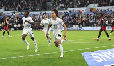 010926 Swansea City v Watford, EFL Sky Bet Championship - Ji-Sung Eom of Swansea City celebrates after he scores the opening goal