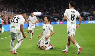 010926 Swansea City v Watford, EFL Sky Bet Championship - Ji-Sung Eom of Swansea City celebrates after he scores the opening goal