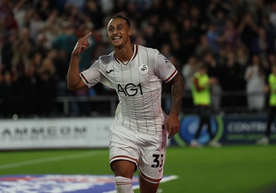 010926 Swansea City v Watford, EFL Sky Bet Championship - Adam Idah of Swansea City celebrates after he beats Watford goalkeeper Federico Ravaglia to score the second goal