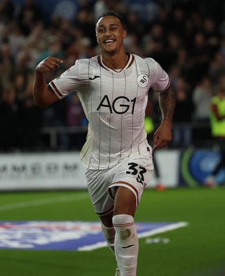 010926 Swansea City v Watford, EFL Sky Bet Championship - Adam Idah of Swansea City celebrates after he beats Watford goalkeeper Federico Ravaglia to score the second goal