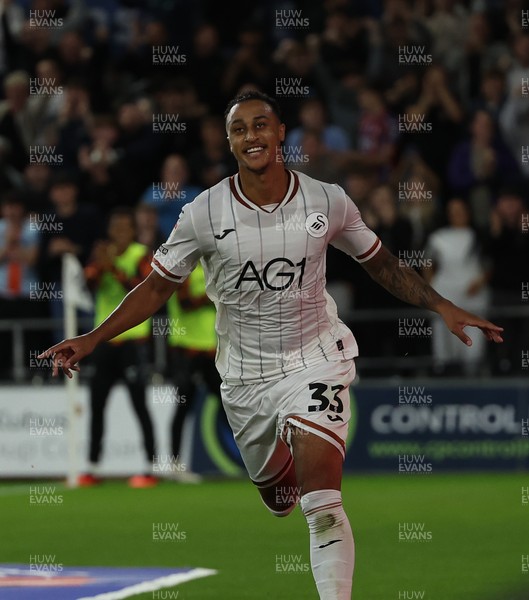 010926 Swansea City v Watford, EFL Sky Bet Championship - Adam Idah of Swansea City celebrates after he beats Watford goalkeeper Federico Ravaglia to score the second goal