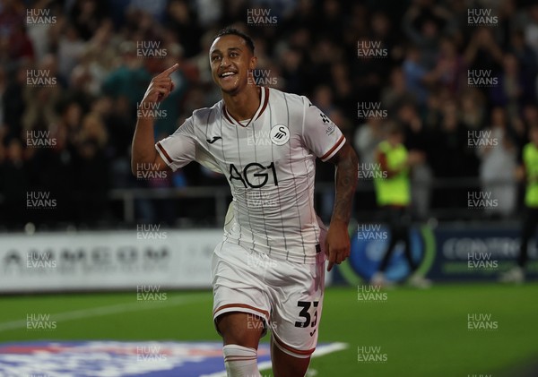 010926 Swansea City v Watford, EFL Sky Bet Championship - Adam Idah of Swansea City celebrates after he beats Watford goalkeeper Federico Ravaglia to score the second goal