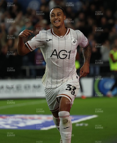 010926 Swansea City v Watford, EFL Sky Bet Championship - Adam Idah of Swansea City celebrates after he beats Watford goalkeeper Federico Ravaglia to score the second goal