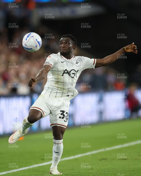 010926 Swansea City v Watford, EFL Sky Bet Championship - Joseph Opoku of Swansea City controls the ball