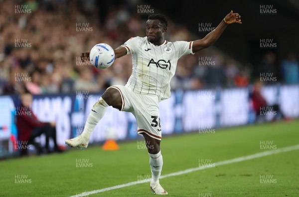 010926 Swansea City v Watford, EFL Sky Bet Championship - Joseph Opoku of Swansea City controls the ball