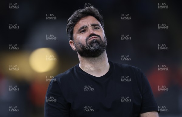 010926 Swansea City v Watford, EFL Sky Bet Championship - Swansea City head coach Vitor Matos reacts during the match
