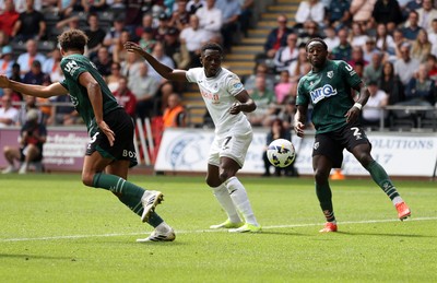 230825 - Swansea City v Watford FC - SkyBet Championship - Zeidane Inoussa of Swansea City can�t connect with the ball