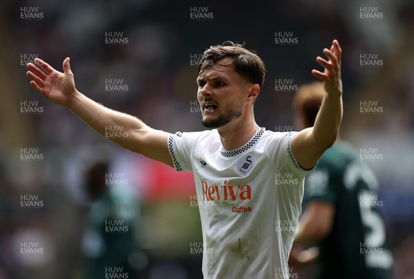 230825 - Swansea City v Watford FC - SkyBet Championship - A frustrated Liam Cullen of Swansea City 