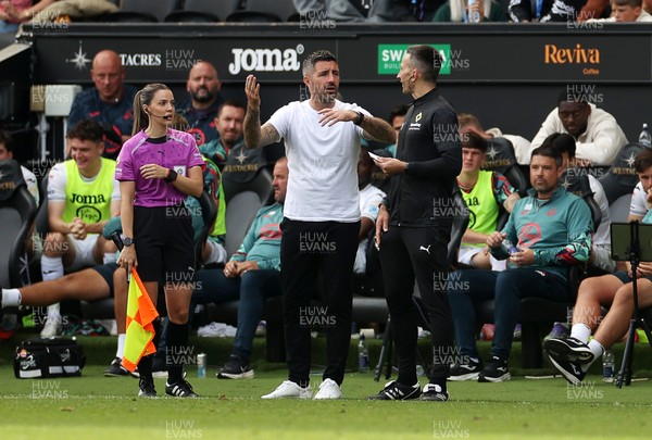 230825 - Swansea City v Watford FC - SkyBet Championship - Swansea City Manager Alan Sheehan shows his emotions on the touchline