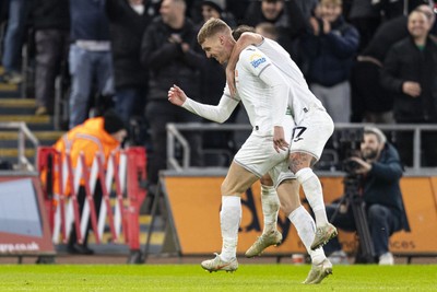 010126 - Swansea City v West Bromwich Albion - Sky Bet Championship - Jay Fulton of Swansea City celebrates scoring his sides first goal