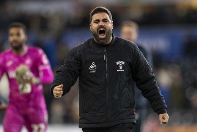 010126 - Swansea City v West Bromwich Albion - Sky Bet Championship - Swansea City manager Vítor Matos at full time