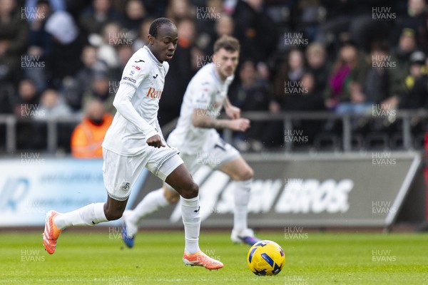 010126 - Swansea City v West Bromwich Albion - Sky Bet Championship - Malick Yalcouye of Swansea City in action