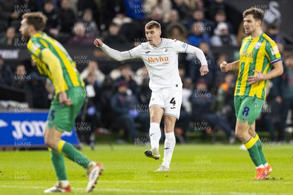 010126 - Swansea City v West Bromwich Albion - Sky Bet Championship - Jay Fulton of Swansea City scores his sides first goal