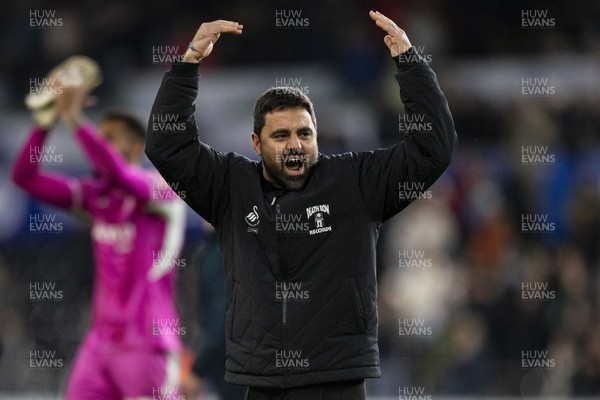 010126 - Swansea City v West Bromwich Albion - Sky Bet Championship - Swansea City manager Vítor Matos at full time