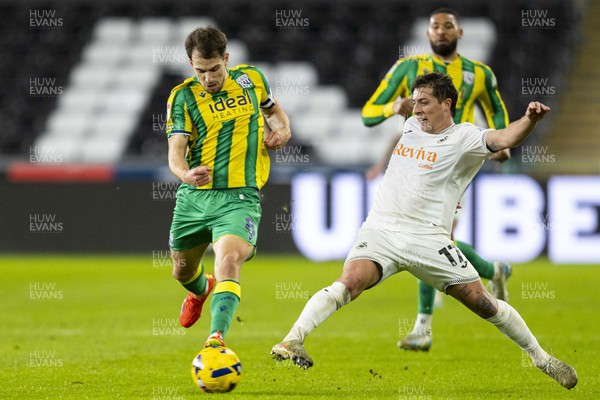010126 - Swansea City v West Bromwich Albion - Sky Bet Championship - Goncalo Franco of Swansea City in action against Jayson Molumby of West Brom