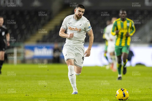 010126 - Swansea City v West Bromwich Albion - Sky Bet Championship - Zan Vipotnik of Swansea City in action