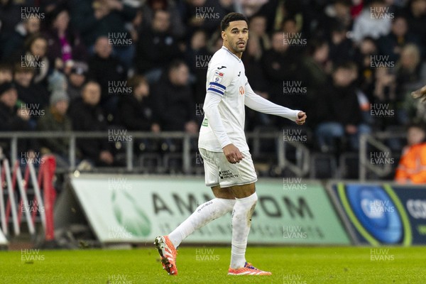 010126 - Swansea City v West Bromwich Albion - Sky Bet Championship - Ben Cabango of Swansea City in action